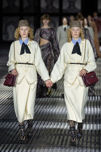 Look 40